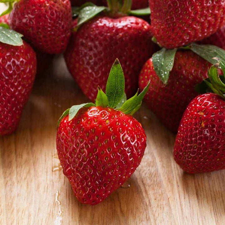 Organic Strawberry Fragrance Emulsion with Floral Notes (Water Soluble)